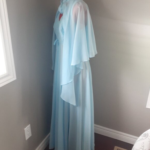 TWO 1970's Jac-An Maxi dresses with detachable capes - Picture 2 of 16